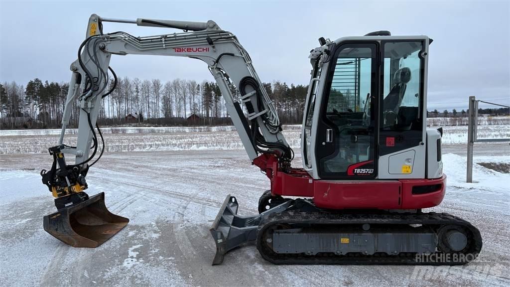 Takeuchi TB257FR Minibagger < 7t