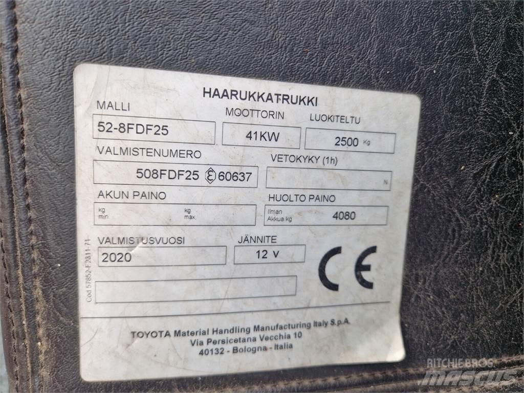 Toyota 52-8FDF25 Diesel Stapler