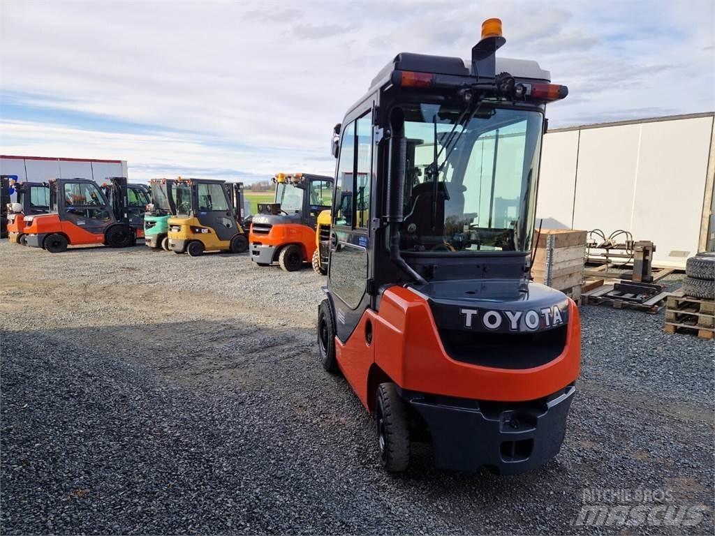 Toyota 52-8FDF25 Diesel Stapler