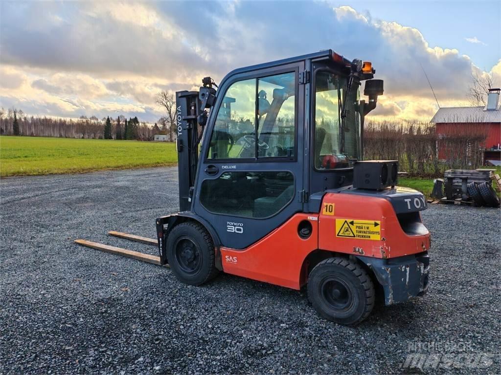 Toyota 52-8FDF30 Diesel Stapler