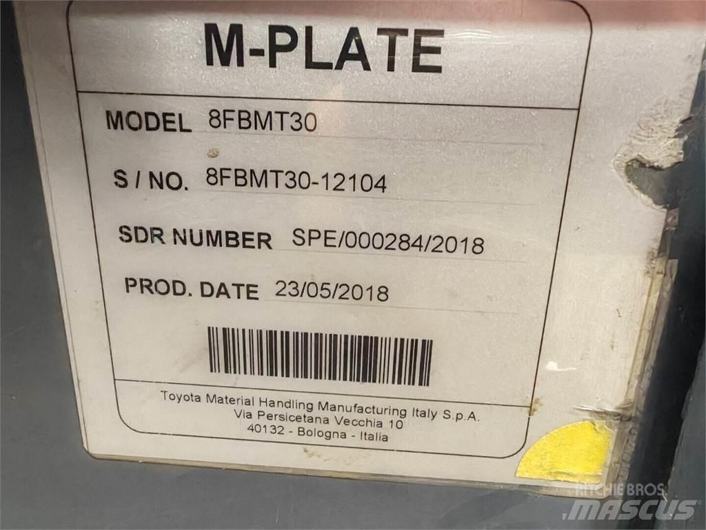 Toyota 8FBMT30 Elektro Stapler