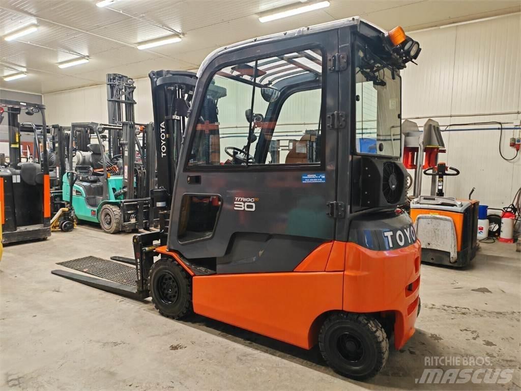 Toyota 8FBMT30 Elektro Stapler