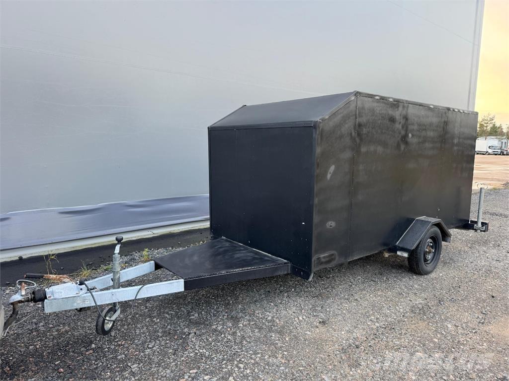  Umpiperäkärry Leichtauflieger