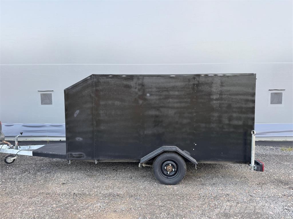  Umpiperäkärry Leichtauflieger