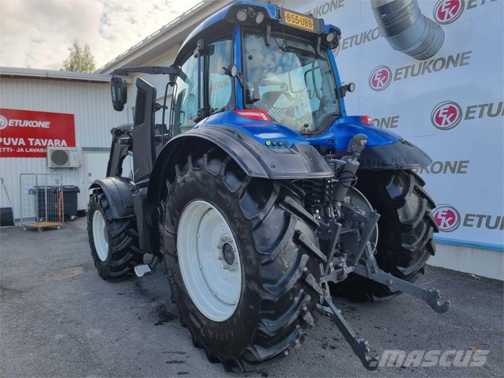 Valtra T145 Traktoren