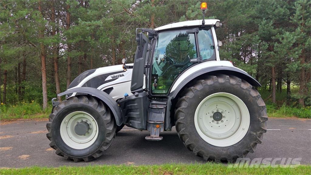 Valtra T254 Versu Traktoren