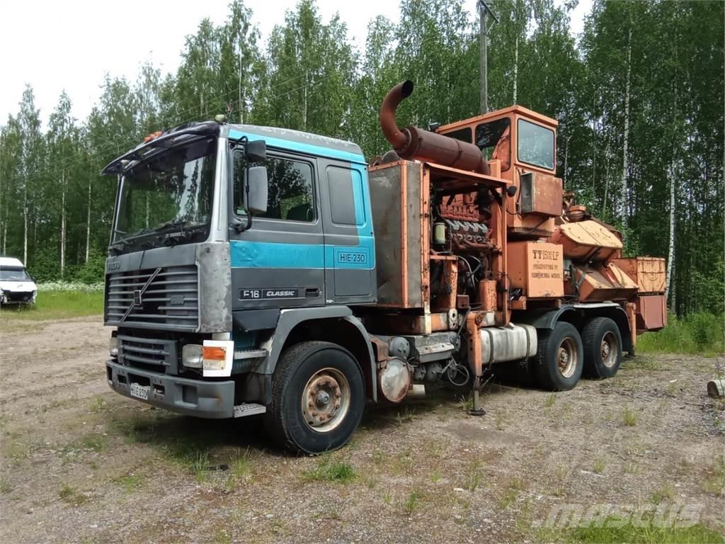 Volvo F16 Holztransportanhänger