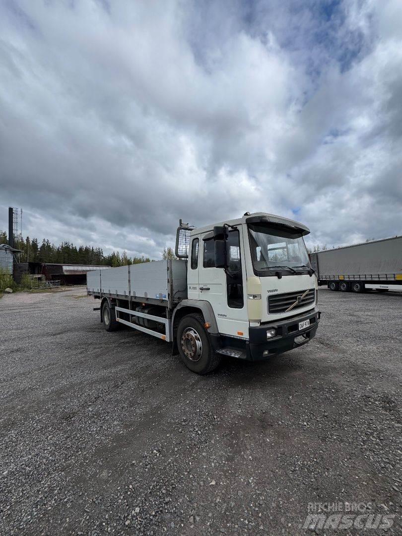 Volvo FL6 Pritschenwagen/Pritschenwagen mit Seitenklappe