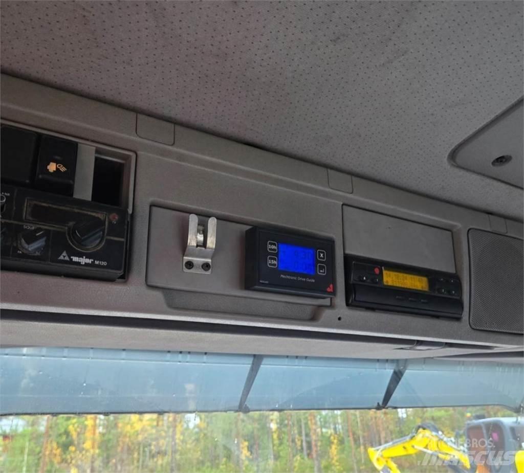 Volvo FM12 8X4 Abrollkipper