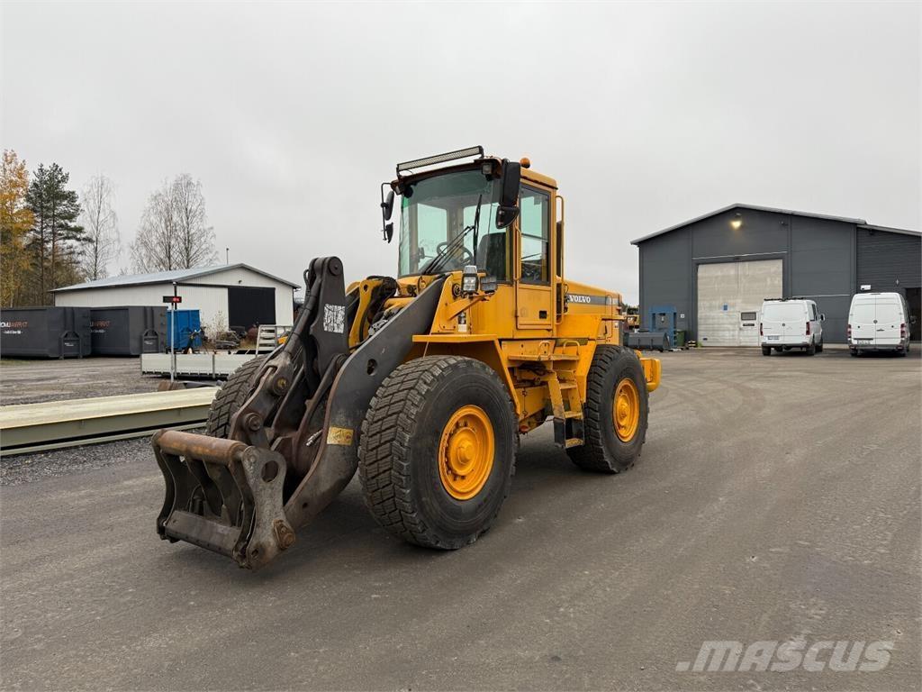 Volvo L90D Radlader