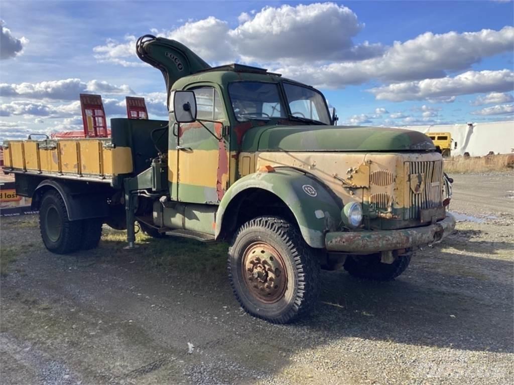 Volvo N 86 Pritschenwagen/Pritschenwagen mit Seitenklappe
