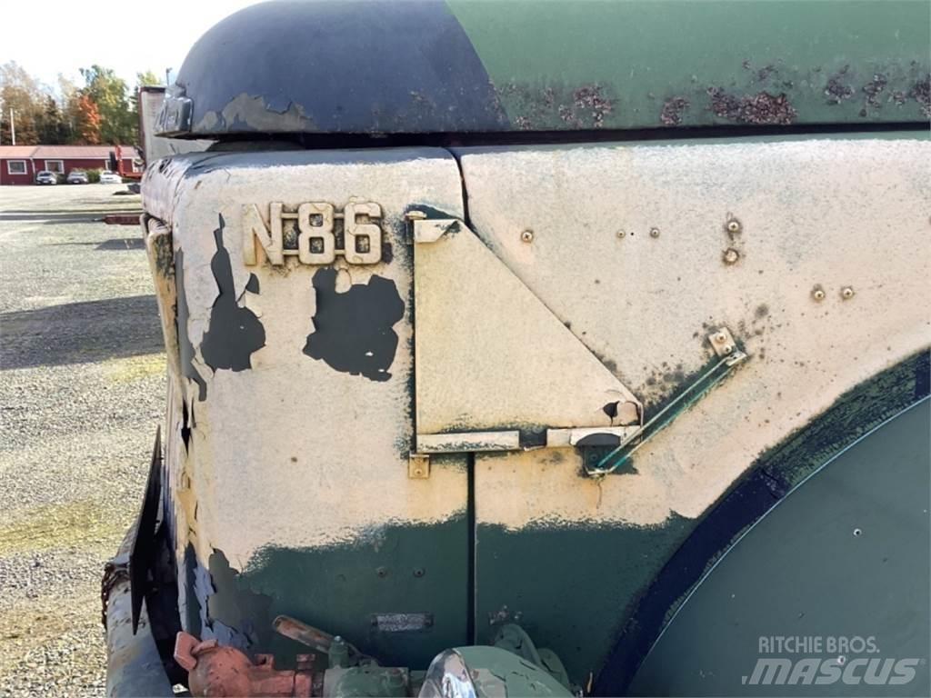 Volvo N 86 Pritschenwagen/Pritschenwagen mit Seitenklappe