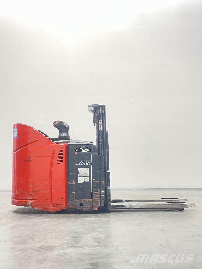 Linde D12SPHP-133 Deichselstapler