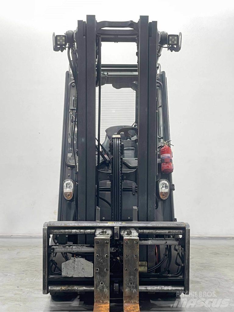 Linde E30H-01/600-387 Elektro Stapler