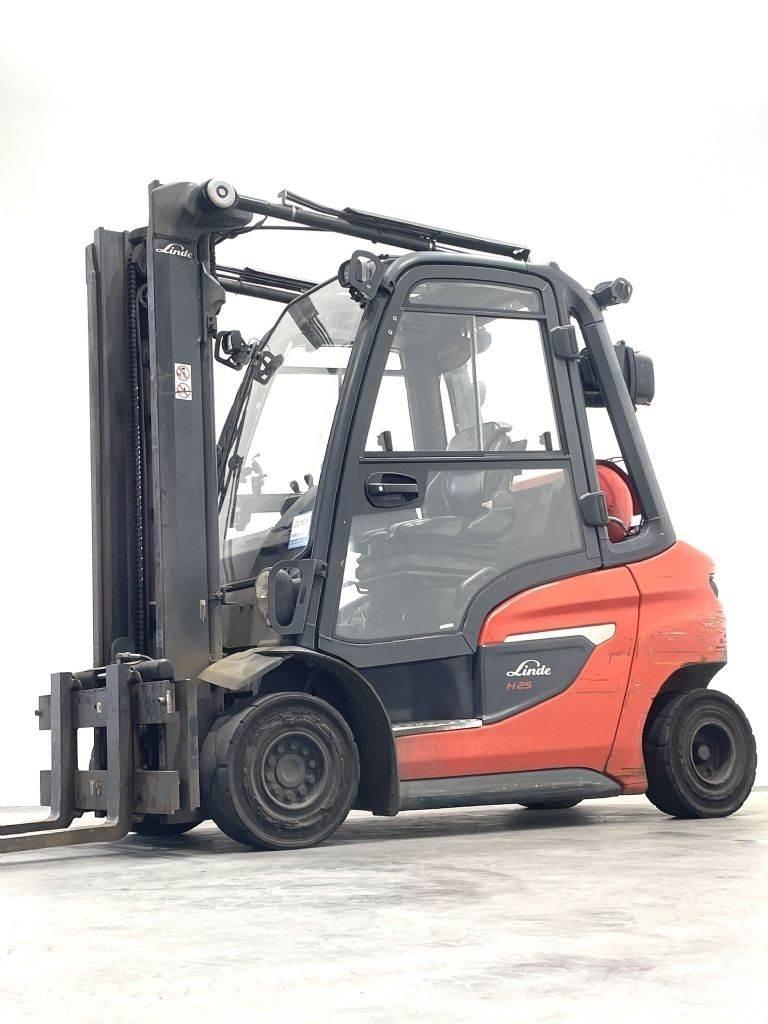 Linde H25T-01-1202 Gas Stapler