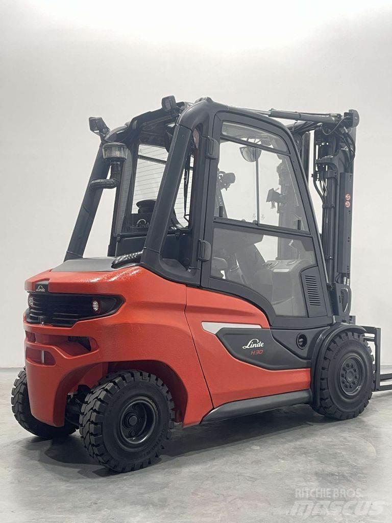 Linde H30D-01-1202 Diesel Stapler