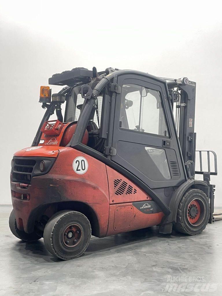 Linde H30T-02-393 Gas Stapler