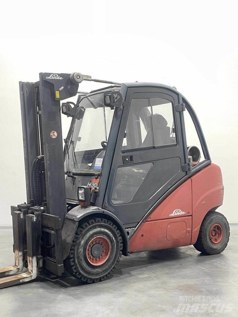 Linde H30T-393 Gas Stapler