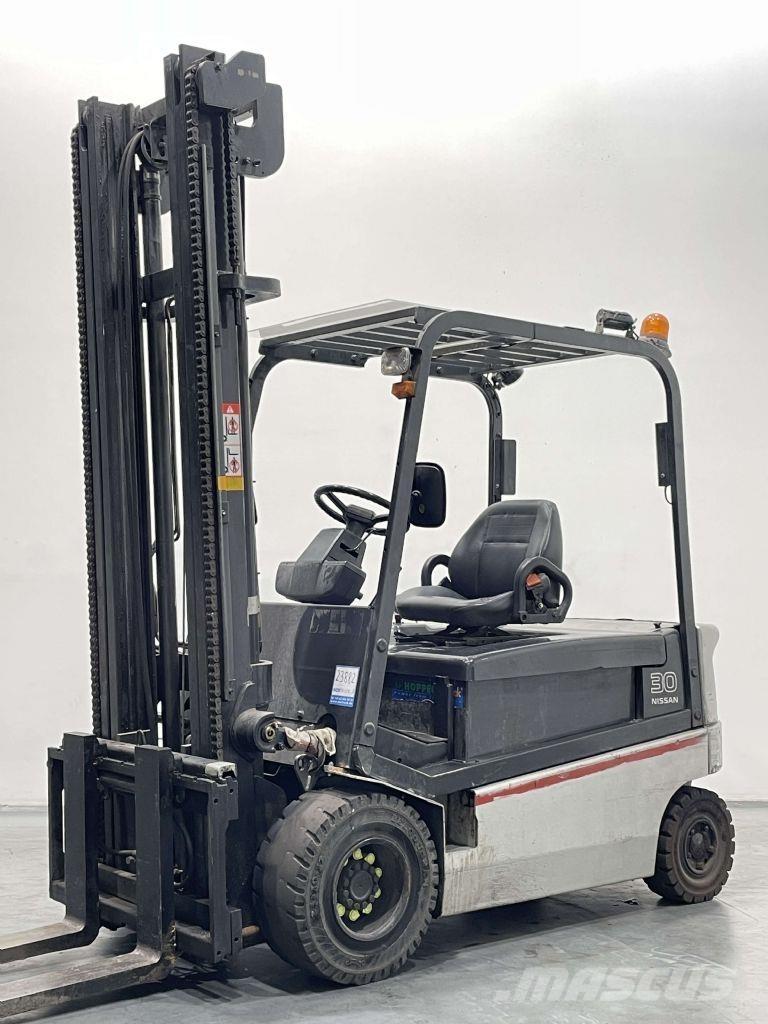 Nissan GQ02L30CU Elektro Stapler