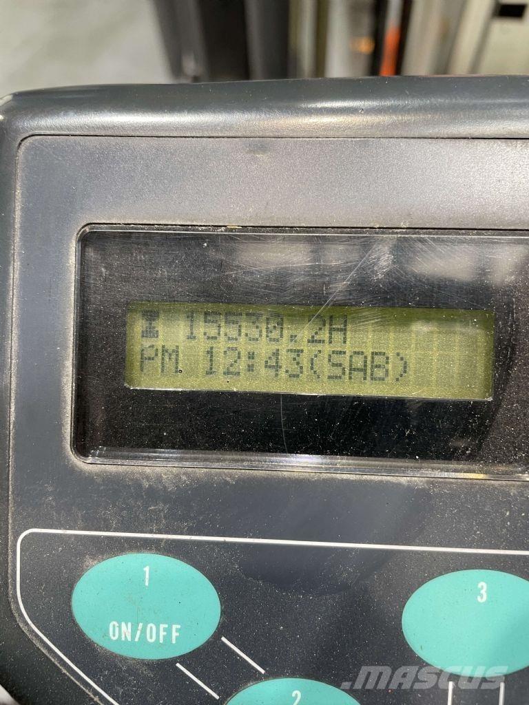 Nissan GQ02L30CU Elektro Stapler
