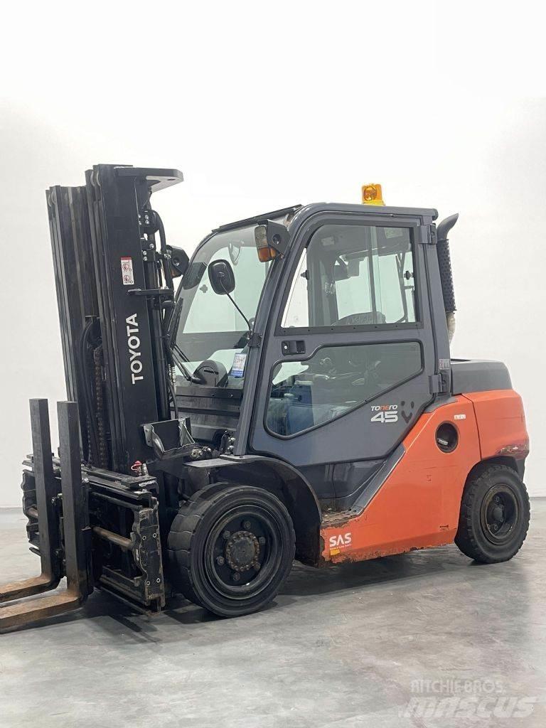 Toyota 40-8FD40N Diesel Stapler