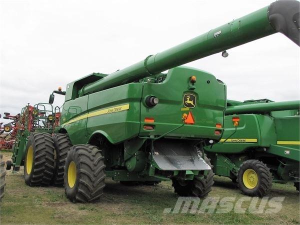 John Deere S680 Mähdrescher