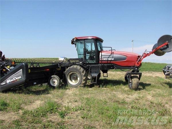 MacDon M150 Schwader