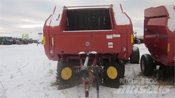 New Holland BR780 Rundballenpressen