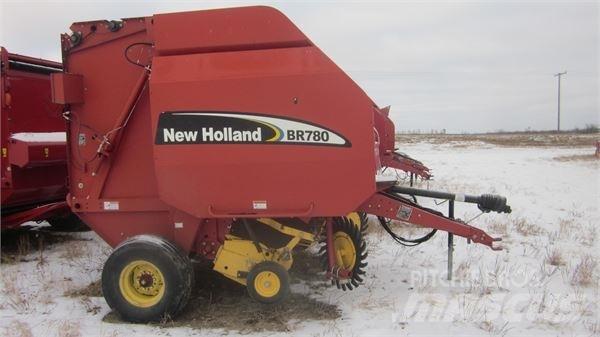 New Holland BR780 Rundballenpressen