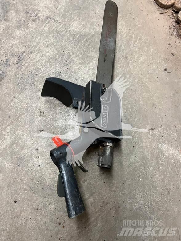 Stanley CS05 Kettensägen und Räumsägen
