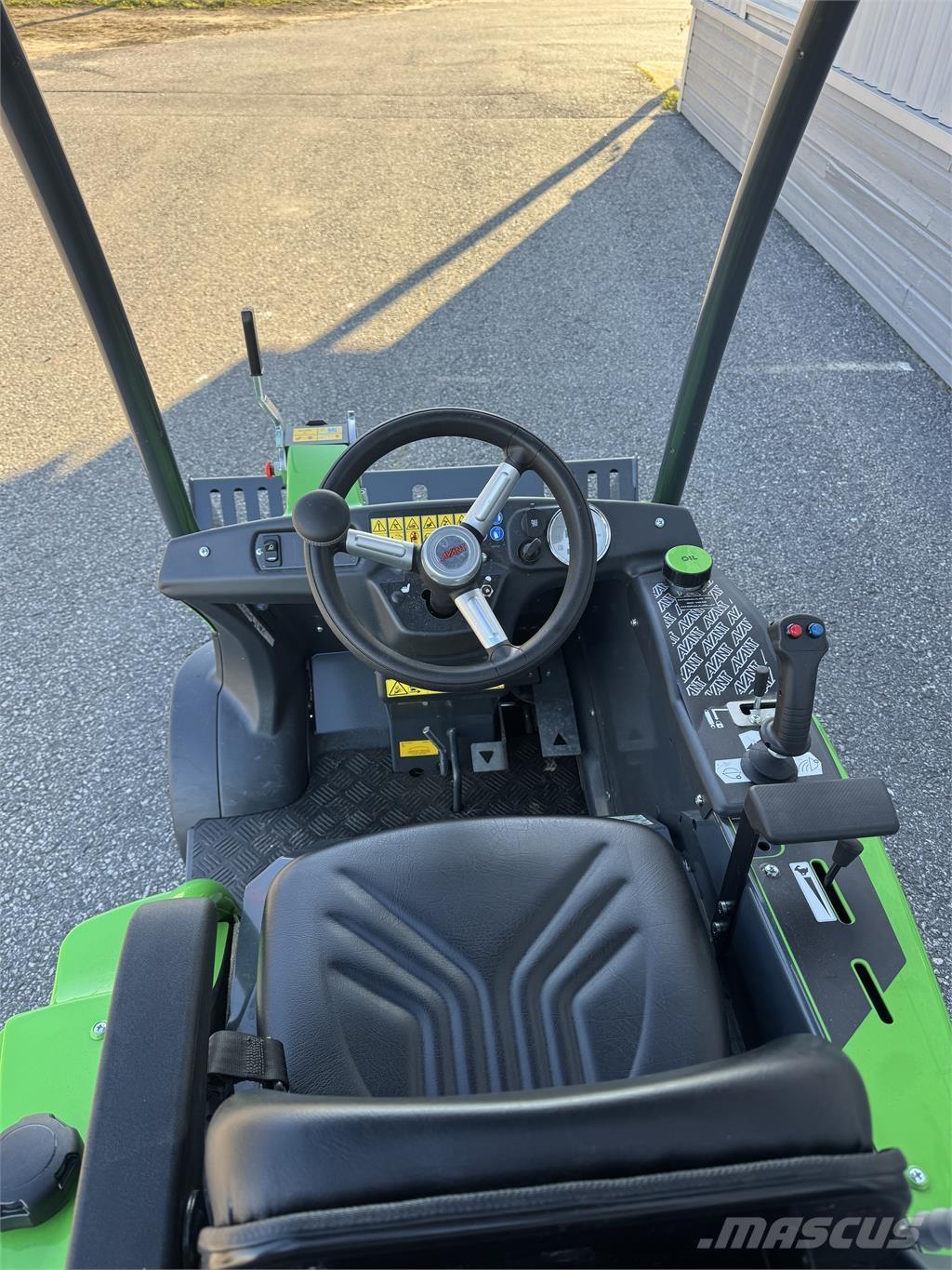 Avant 225 med skopa Kompaktlader