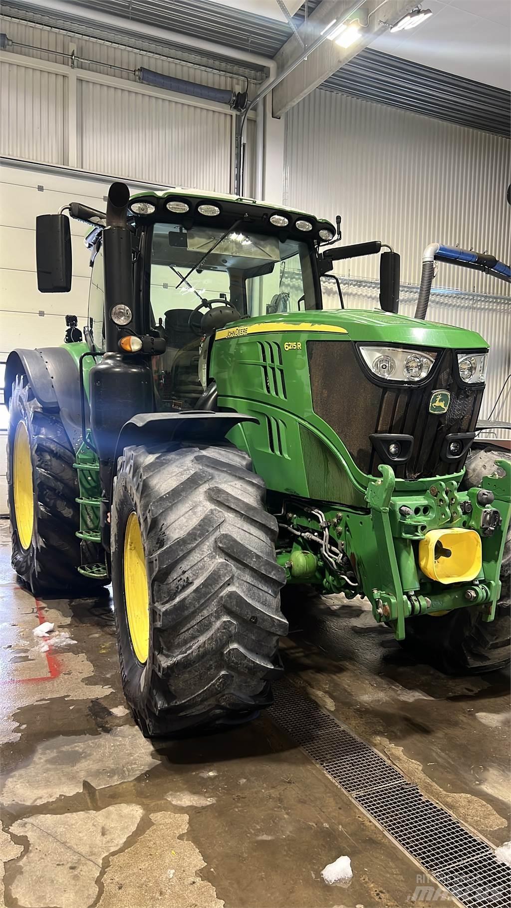John Deere 6215R Traktoren