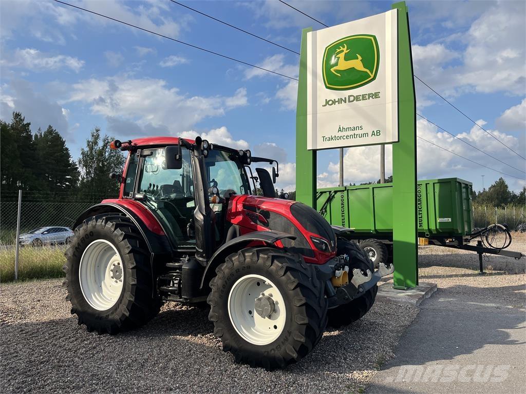 Valtra N174 Traktoren