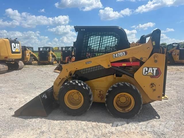 CAT 242D3 Reifen