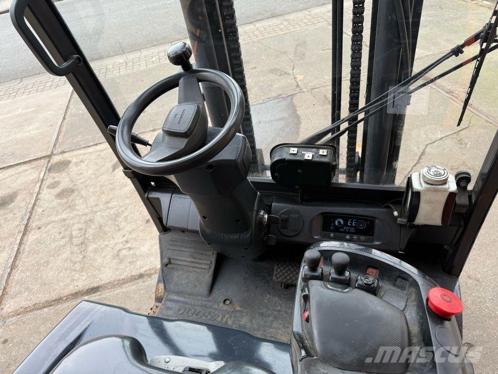 Doosan B35X-7 Elektro Stapler