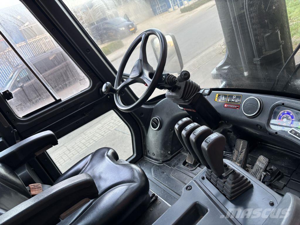 Hyundai 80D-9 Diesel Stapler