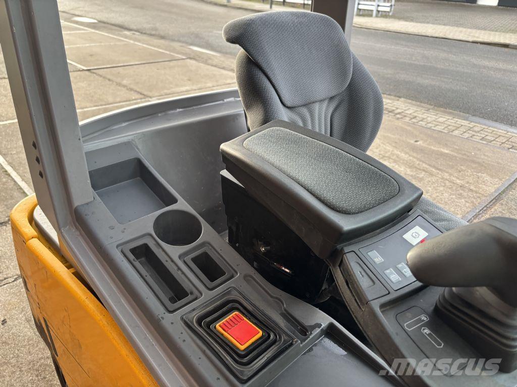 Jungheinrich EFG 320 Elektro Stapler