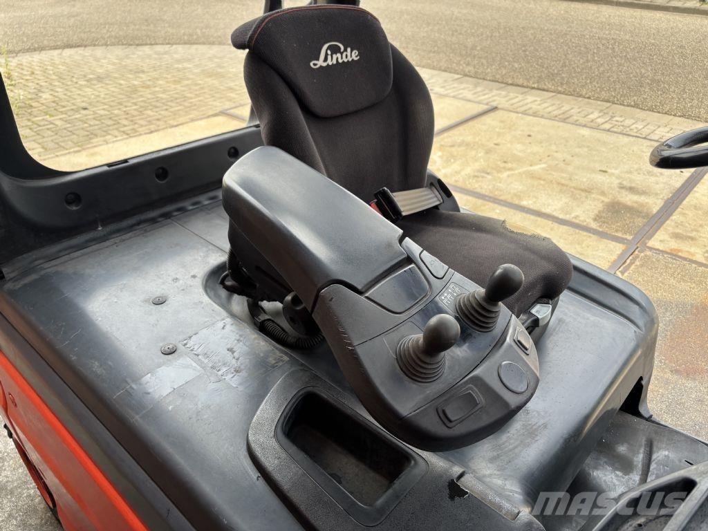 Linde E25L-01 Elektro Stapler