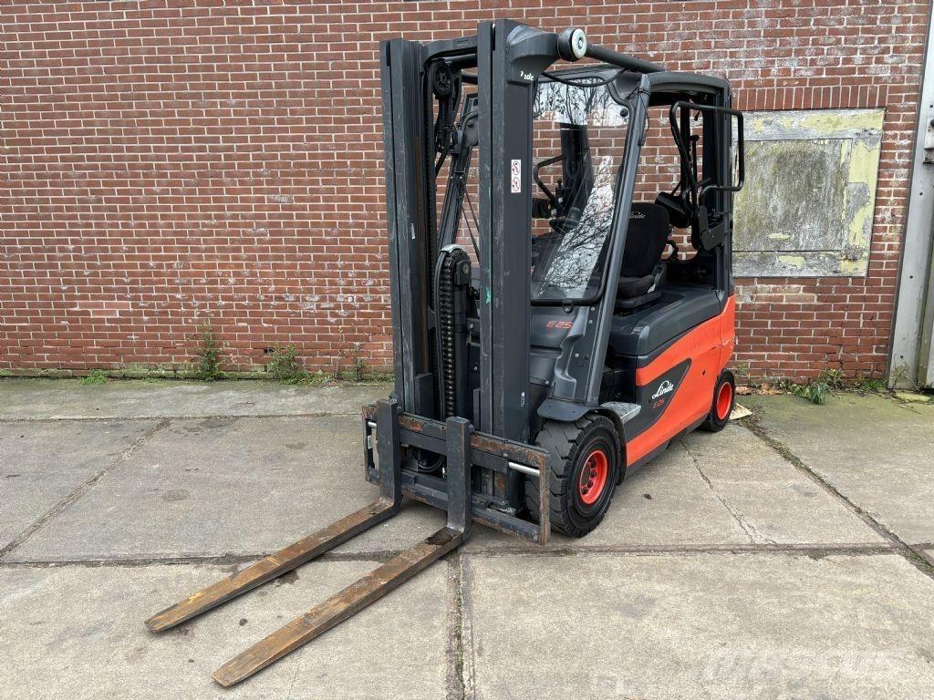 Linde E25L-01 Elektro Stapler