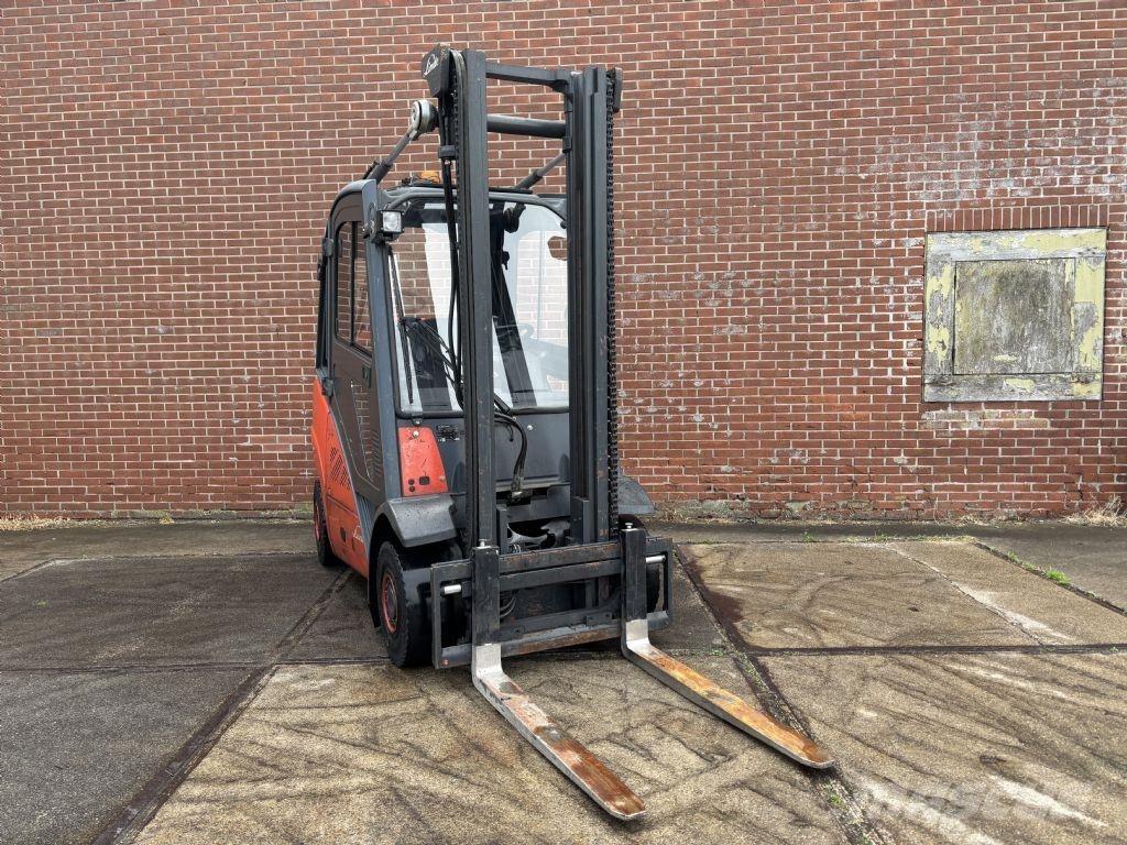 Linde H25T-01 Gas Stapler