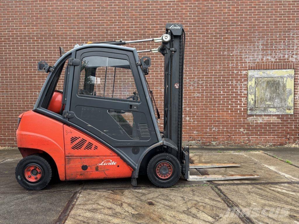 Linde H25T-01 Gas Stapler