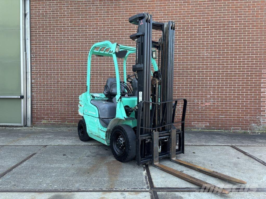 Mitsubishi FD25N Diesel Stapler