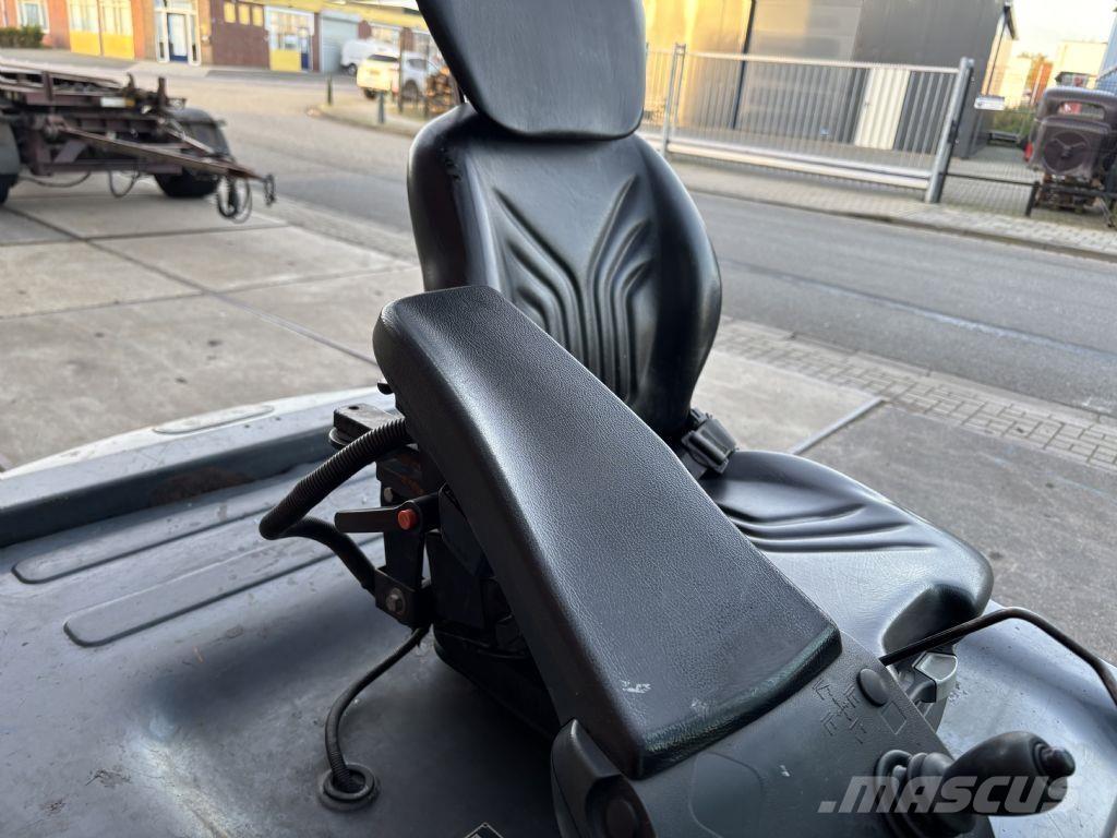 Toyota 8FBMT30 Elektro Stapler