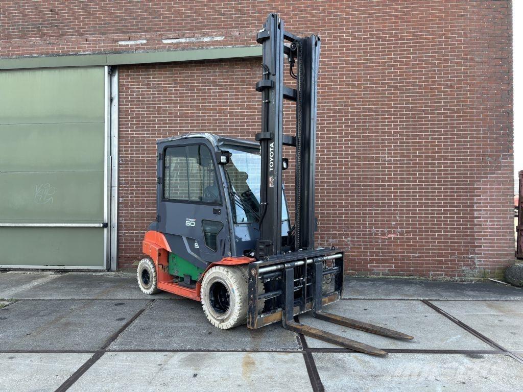Toyota 8FBMT50 Elektro Stapler