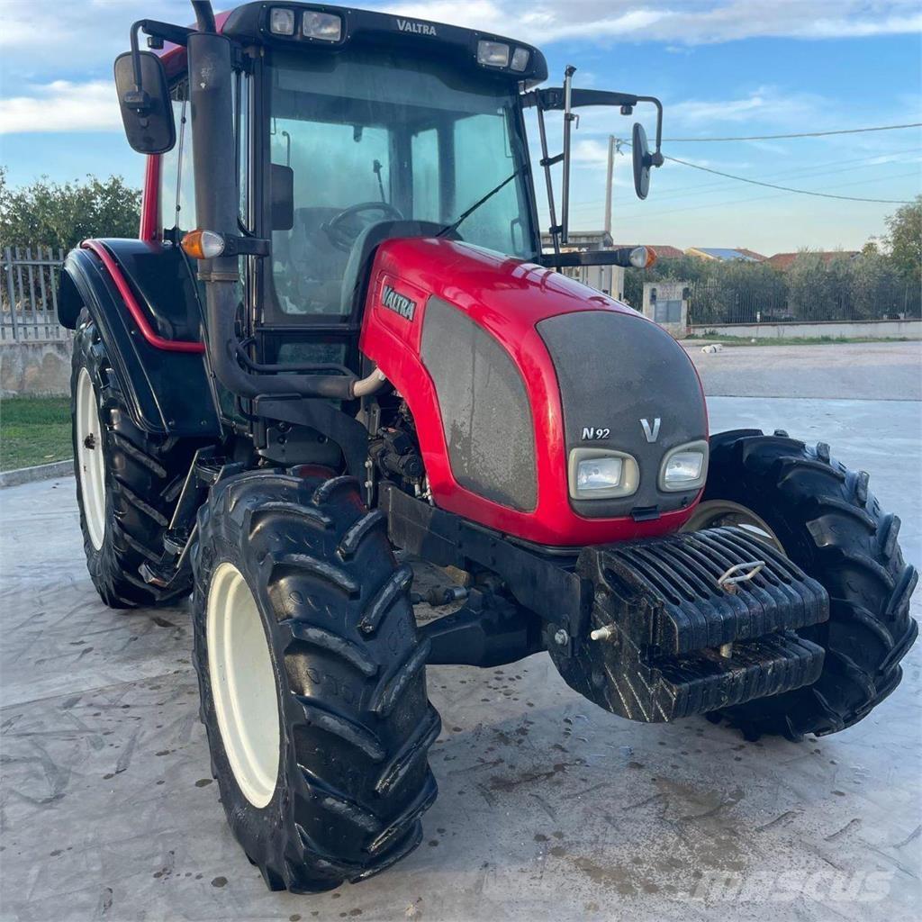 Valtra N92 Traktoren