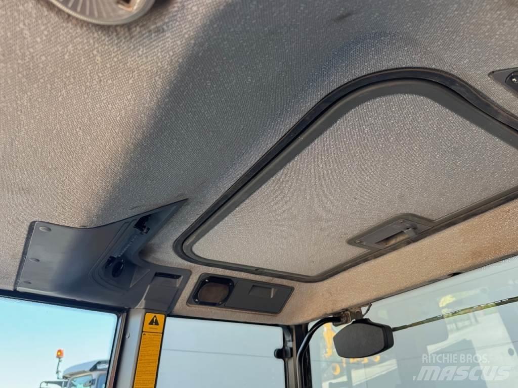 Ford 8240 SLE Traktoren