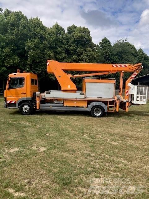 Wumag WT 220 e LKW-Arbeitsbühnen