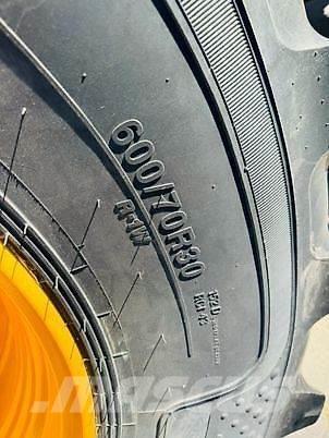 JCB FASTRAC 4220 Traktoren