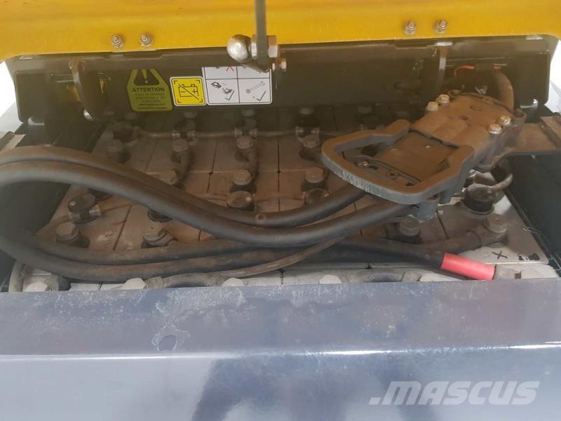 Aisle-Master 15NE RENTAL Schmalgangstapler