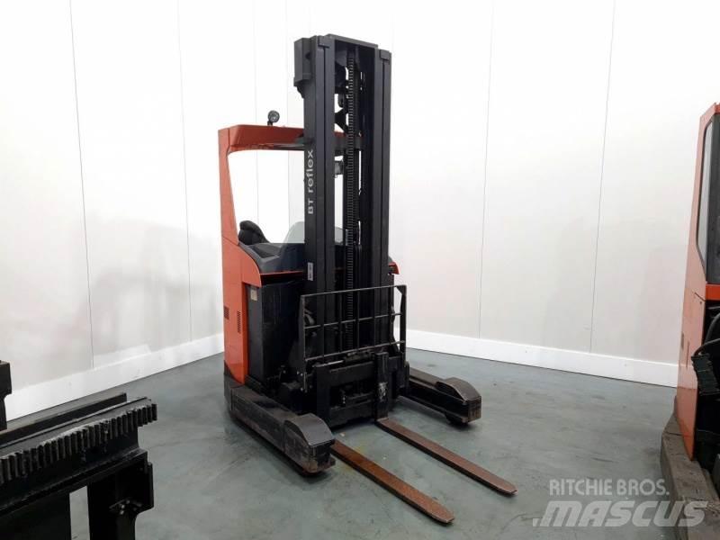 BT RRE140 WIDE LEG Schubmaststapler